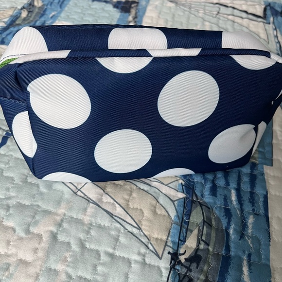 Clinique Cosmetics in Designer Bag NEW - Picture 2 of 4